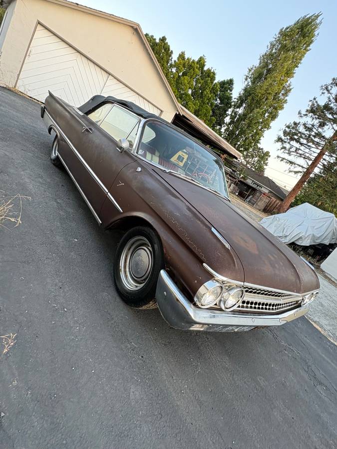 Ford-Galaxie-500-convertible-1961-brown
