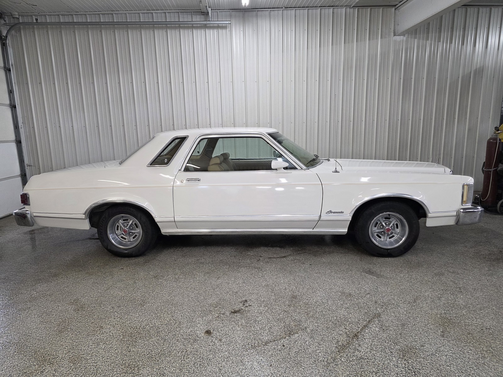 Ford-Granada-1976-hardtop