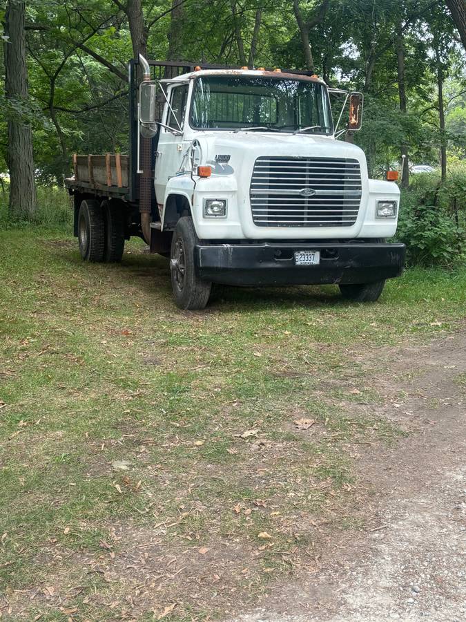 Ford-L8000-1989-white