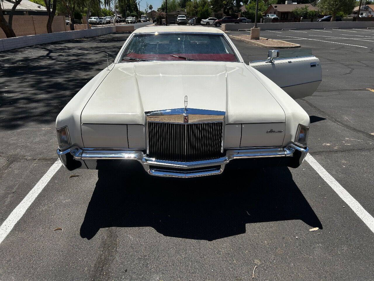 Ford-Lincoln-continental-iv-1972-White-Red Ford-Lincoln-continental-iv-1972-White-Red