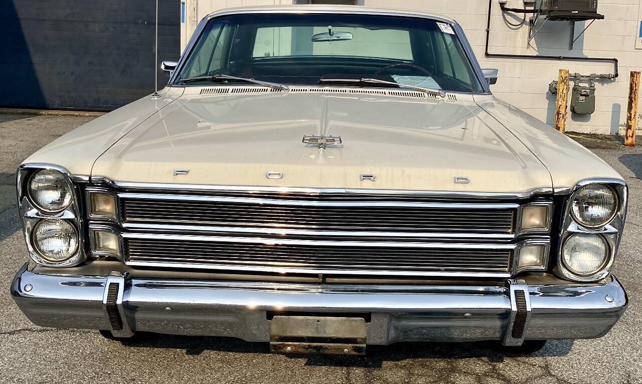 Ford-Ltd-1966-Beige