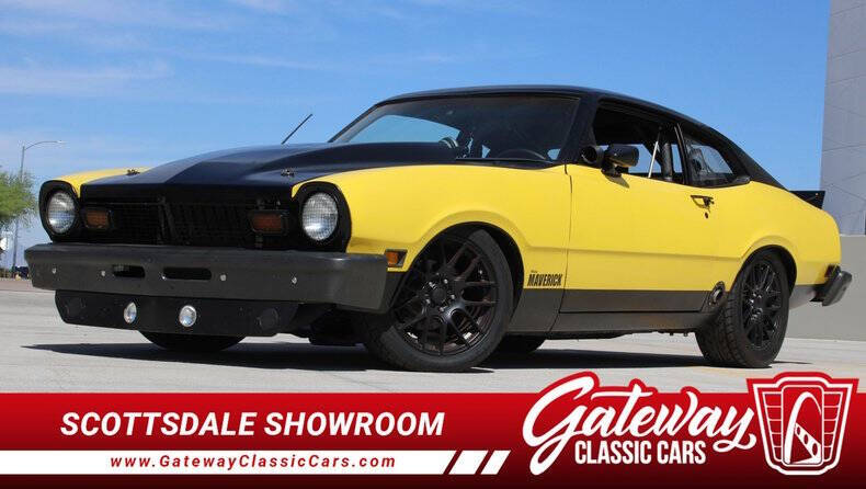 Ford-Maverick-1976-Yellow-And-Black-Black