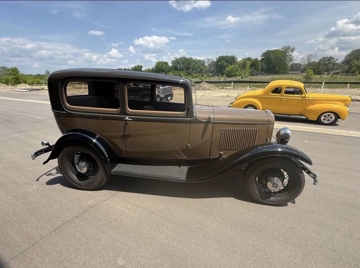Ford-Model-18-1932-Sedan-Tan Ford Model 18 1932