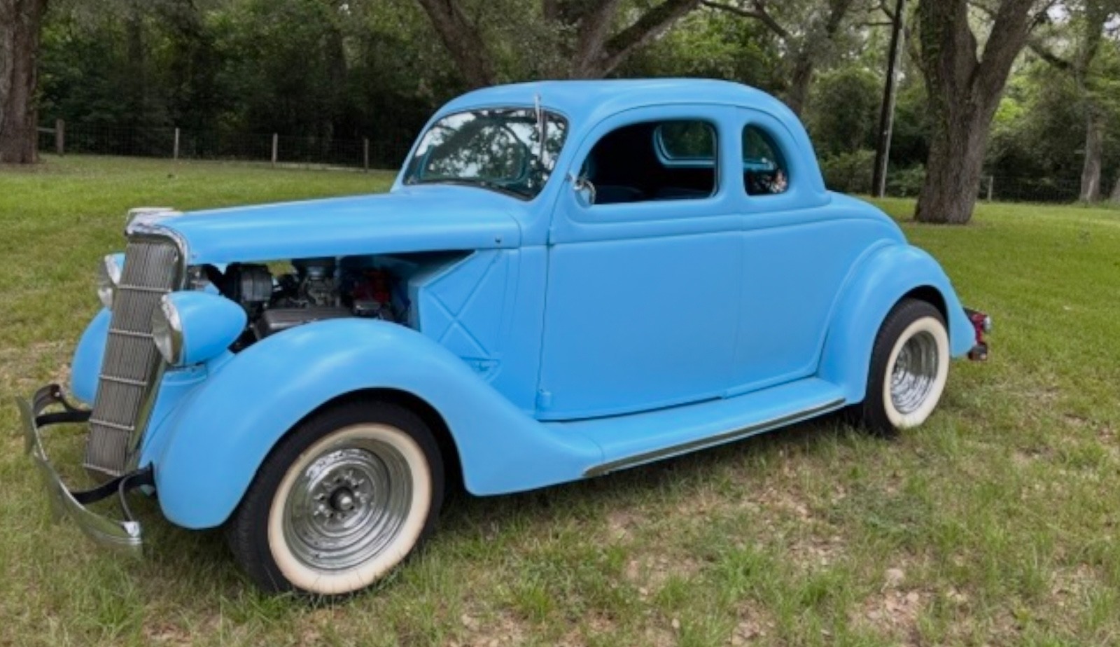 Ford Model 48 De Luxe 5-Window Coupe 1935