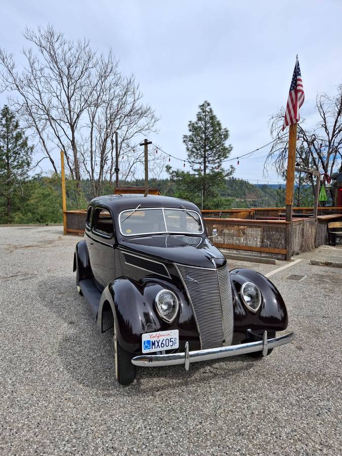 Ford-Model-78-2-dr.-slantback-1937-Brown