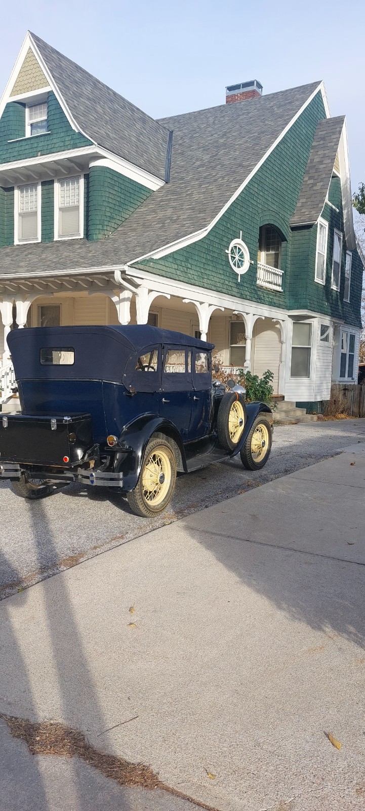 Ford-Model-A-1931-Convertible-Blue