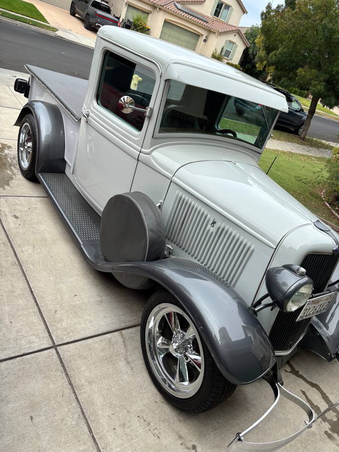 Ford-Model-b-1934-Gray