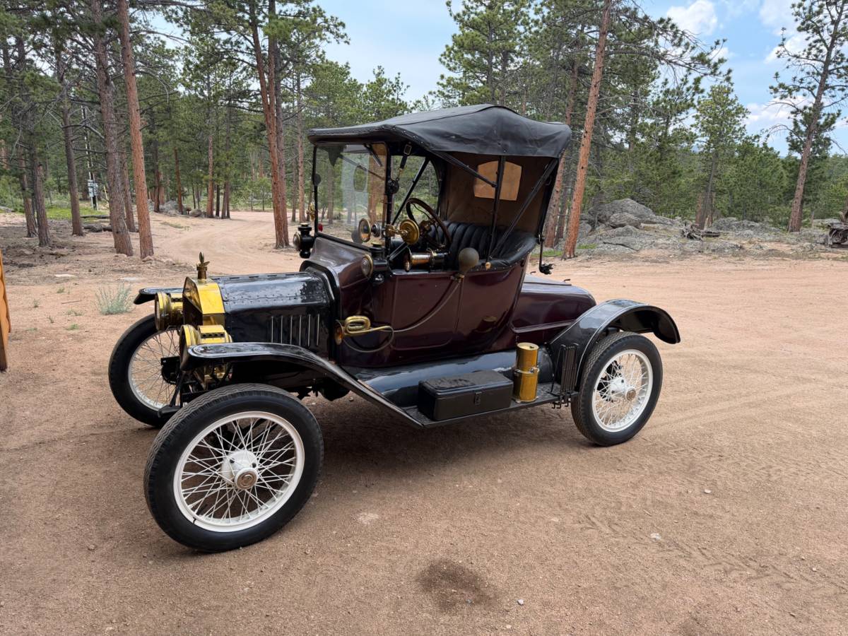 Ford-Model-t-1916-red