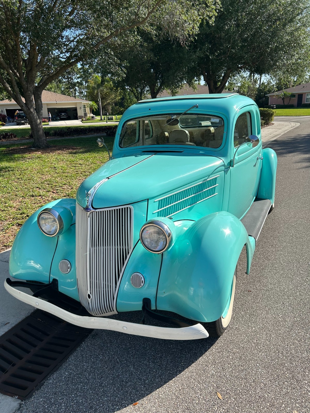 Ford-Modle-68-5-window-coupe-1936-Coupe-Tan