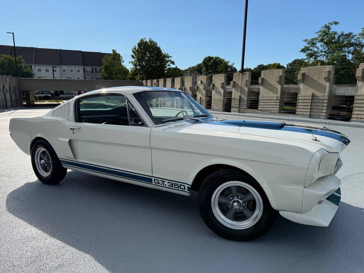 Ford-Mustang-1965