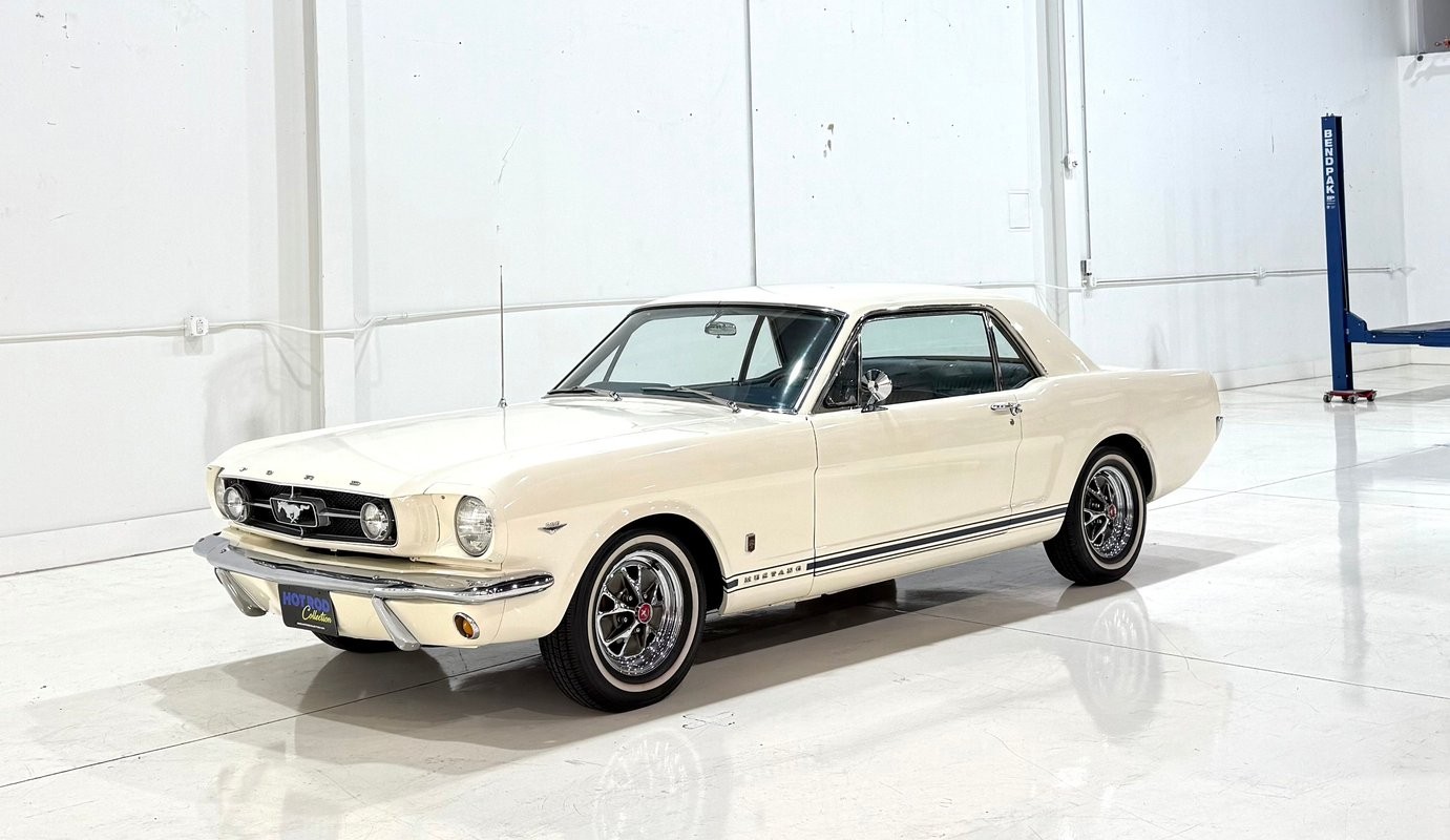 Ford-Mustang-1965-Blue-White