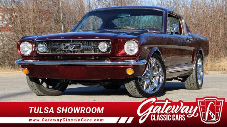 Ford-Mustang-1965-Burgundy-Burgundy