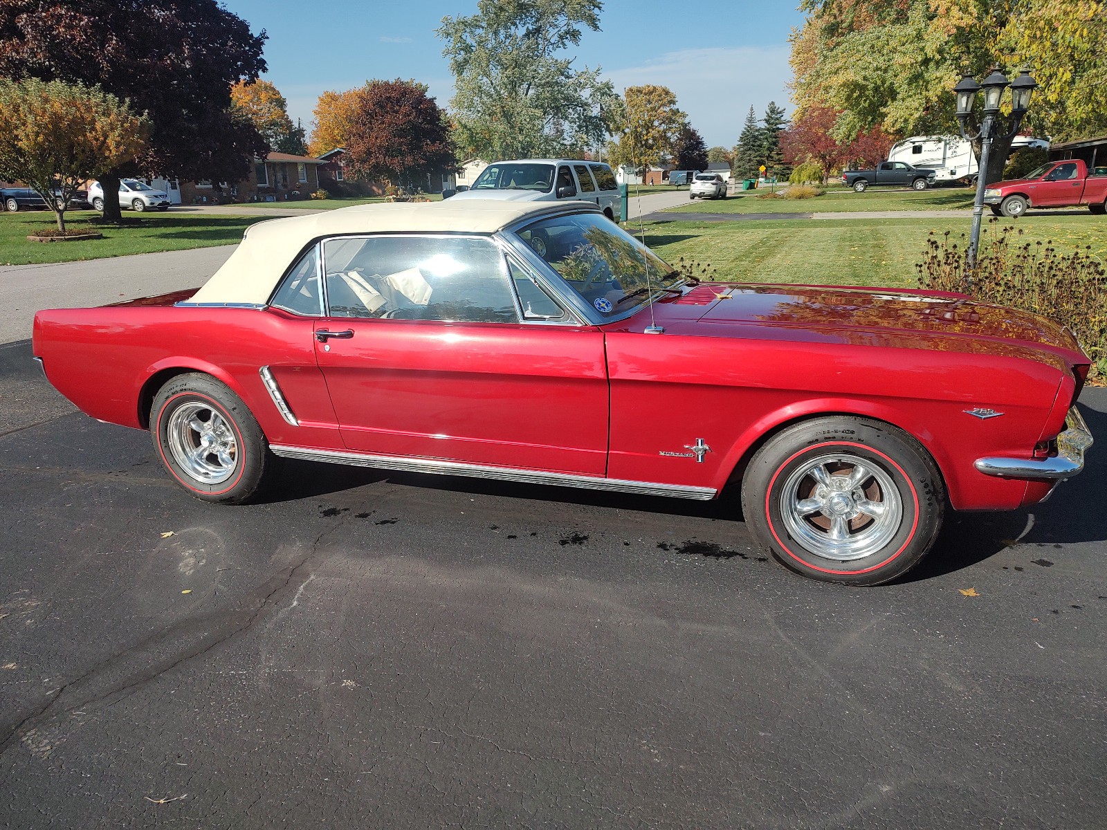 Ford-Mustang-1965-Convertible