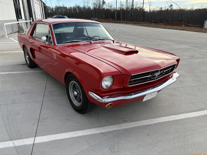 Ford-Mustang-1965-Red-Black