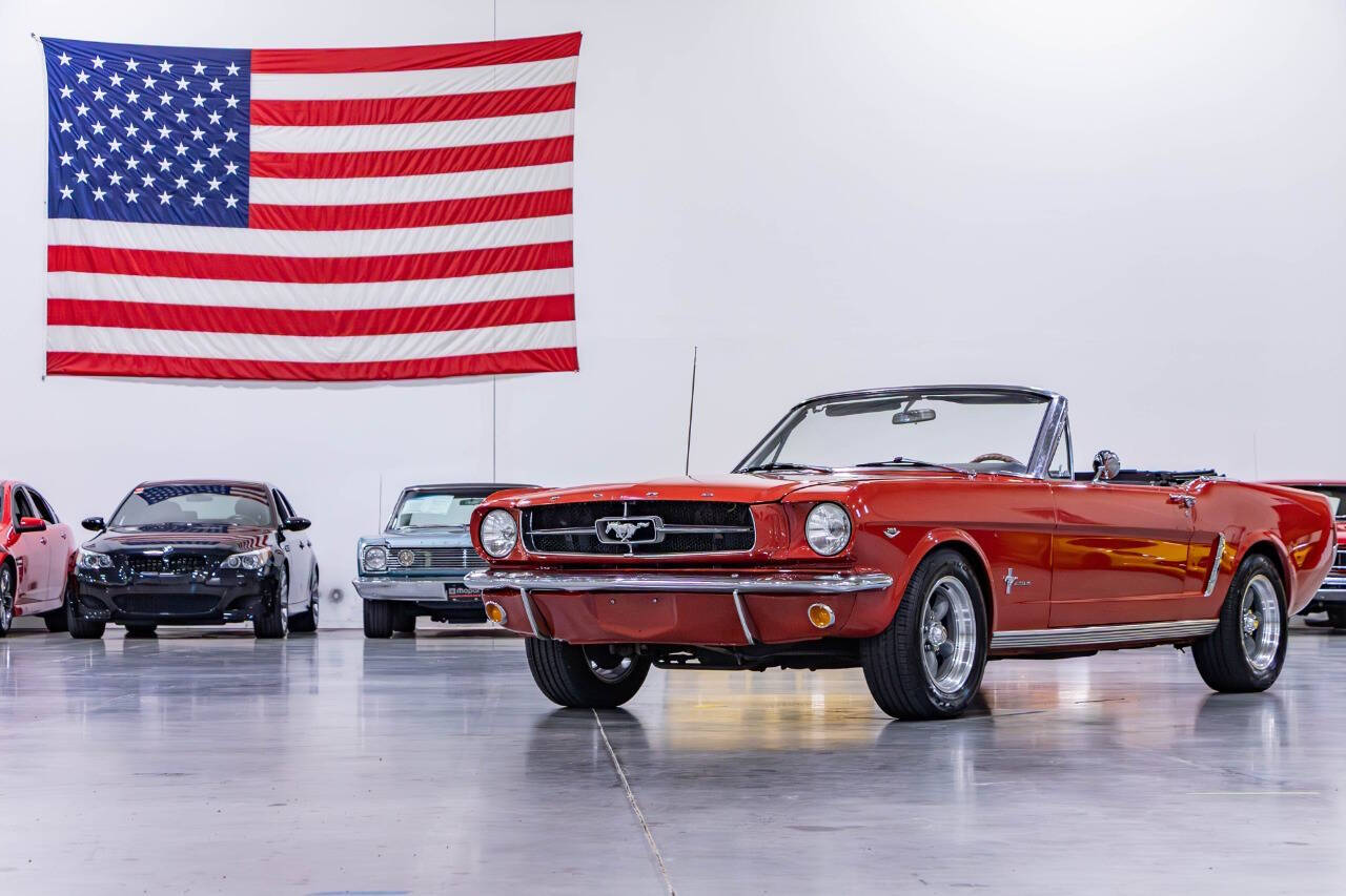 Ford-Mustang-1965-Red-Black