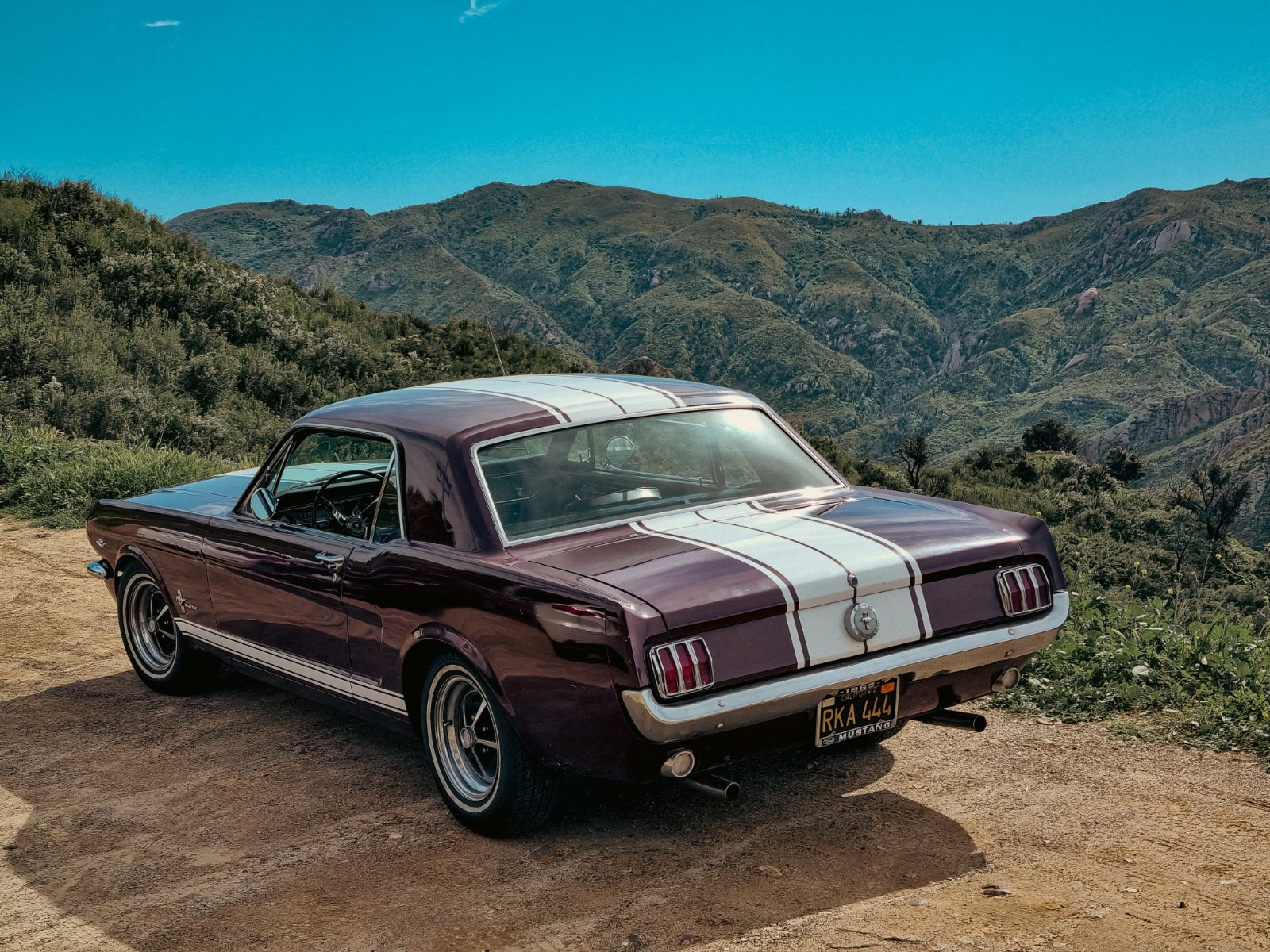 Ford-Mustang-1965-Red-Black