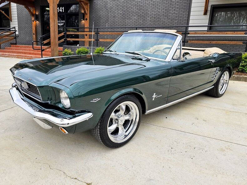 Ford-Mustang-1966-Green-Metallic-Parchment