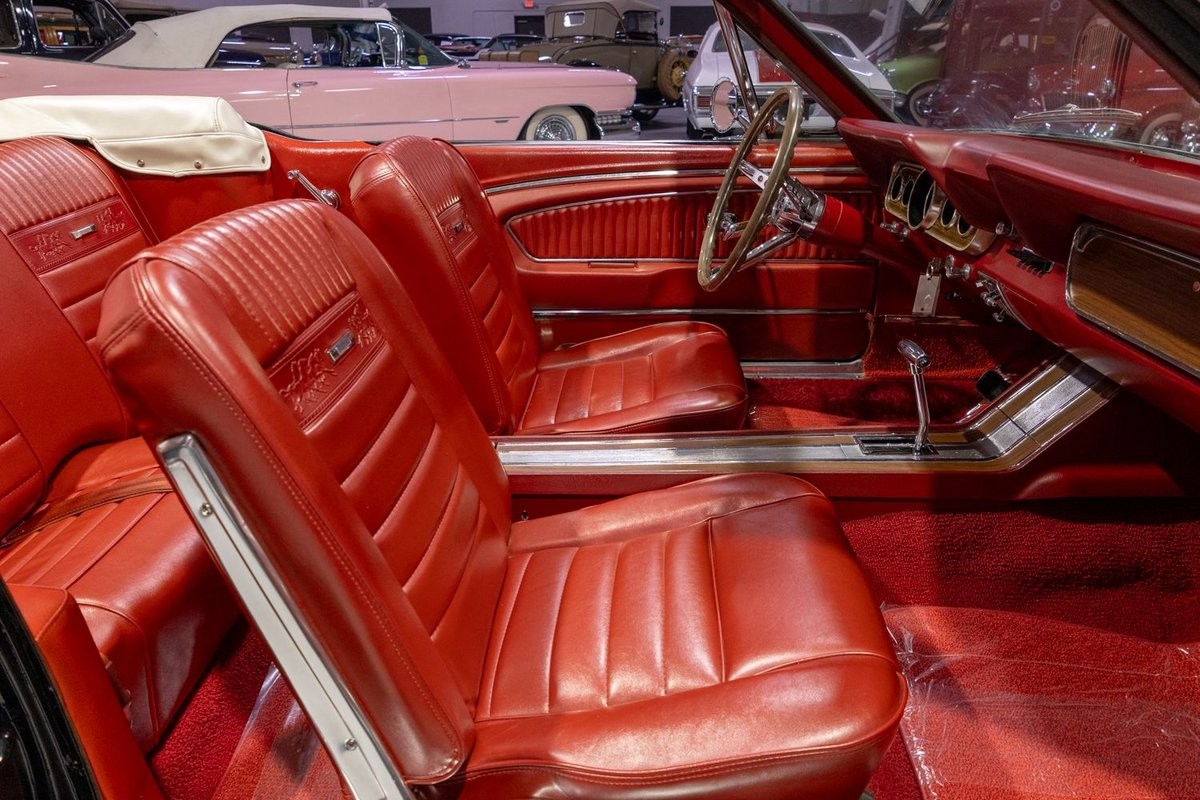 Ford-Mustang-1966-Raven-Black-Red Ford-Mustang-1966-Raven-Black-Red