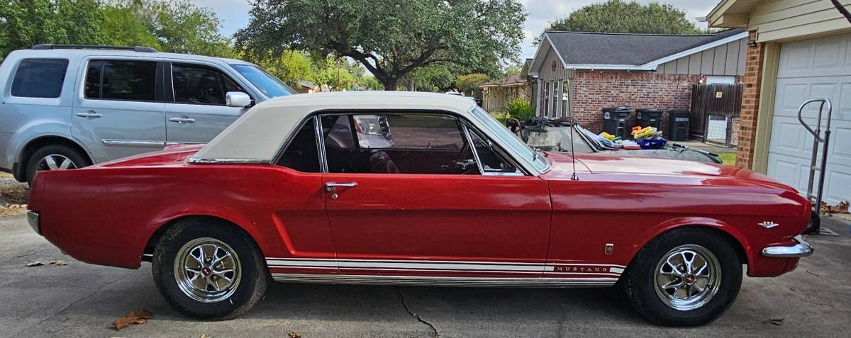 Ford-Mustang-1966-Red