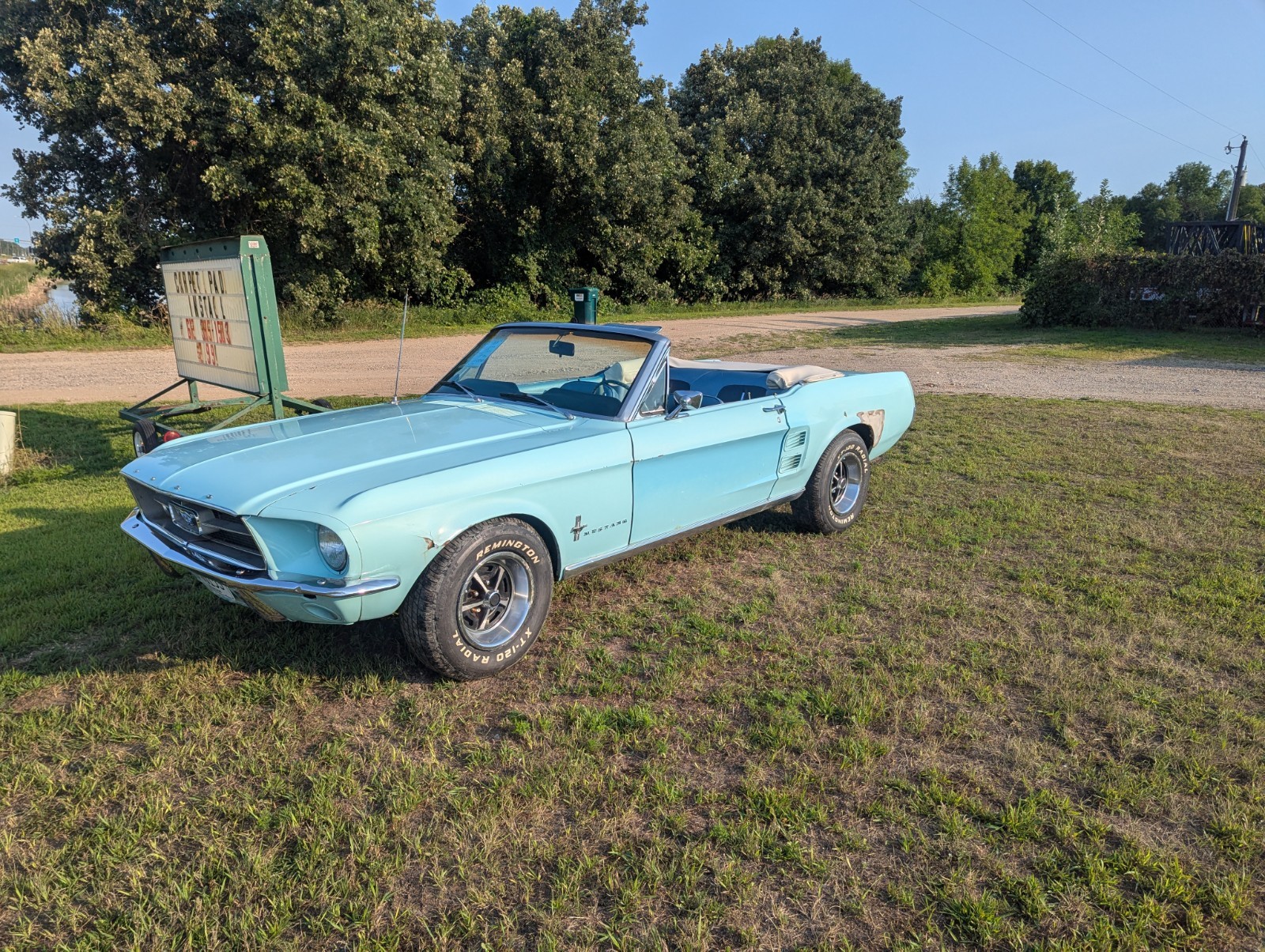 Ford-Mustang-1967-Convertible-Blue