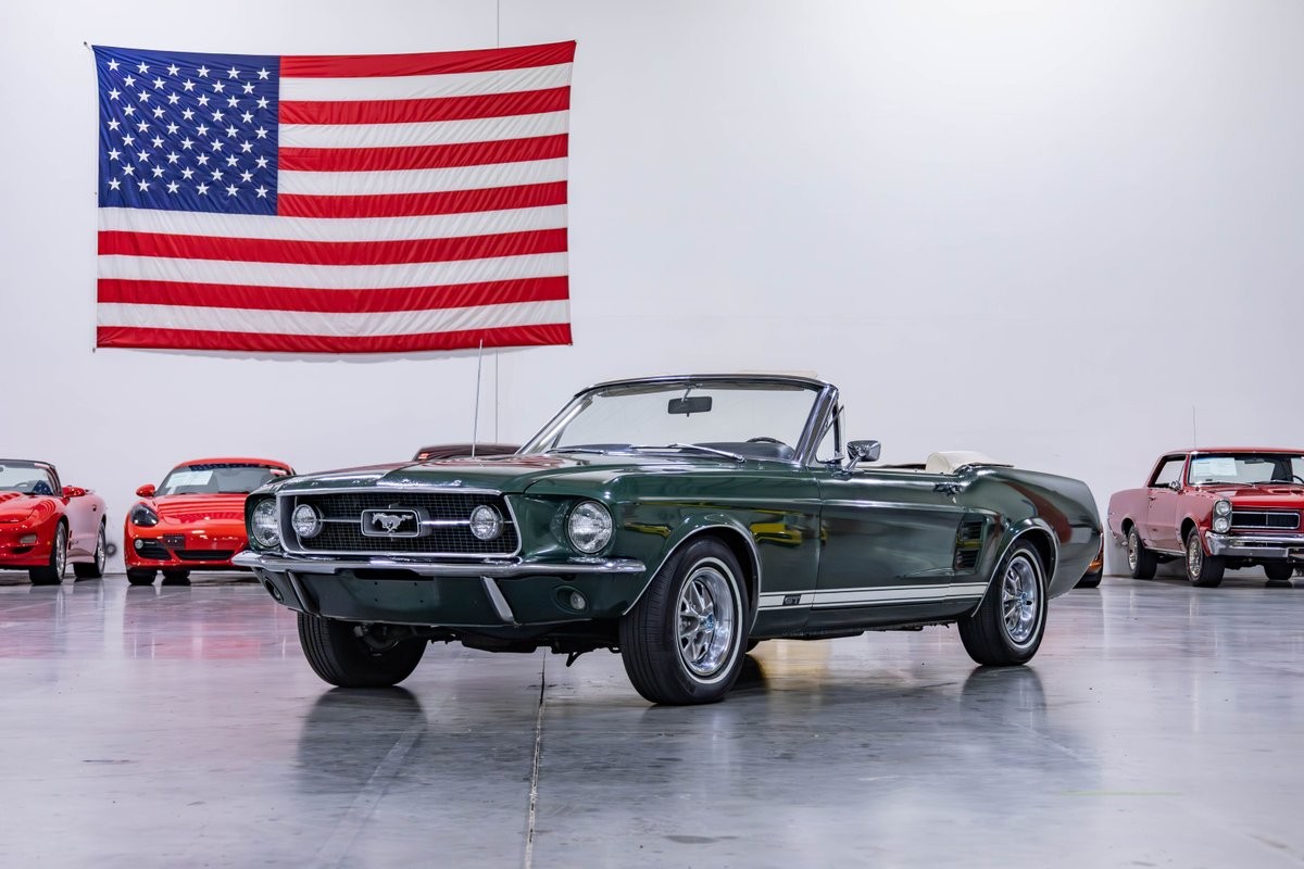 Ford-Mustang-1967-Convertible-Parchment