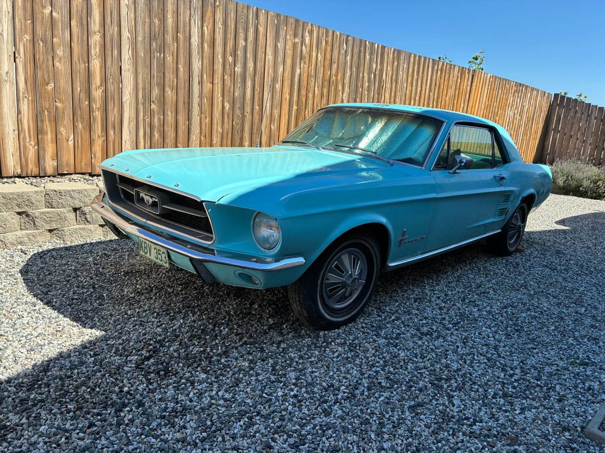 Ford-Mustang-1967-blue