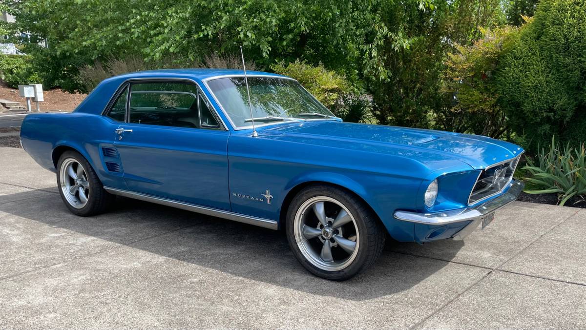 Ford-Mustang-1967-blue