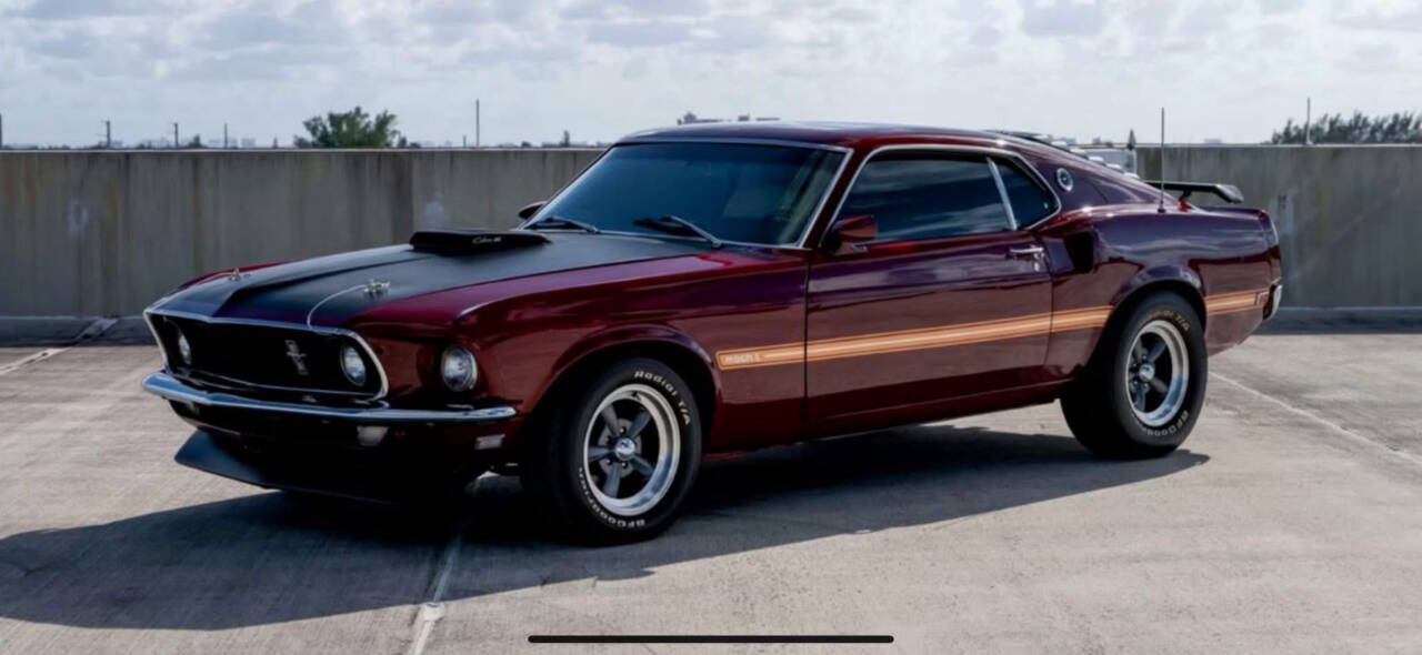 Ford-Mustang-1969-Maroon-White