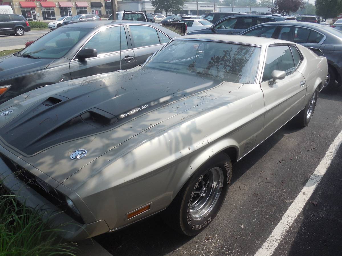 Ford-Mustang-1971-silver Ford-Mustang-1971-silver