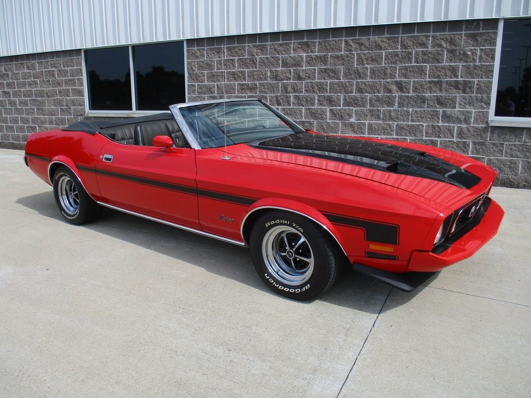 Ford-Mustang-1973-Black Ford Mustang 1973