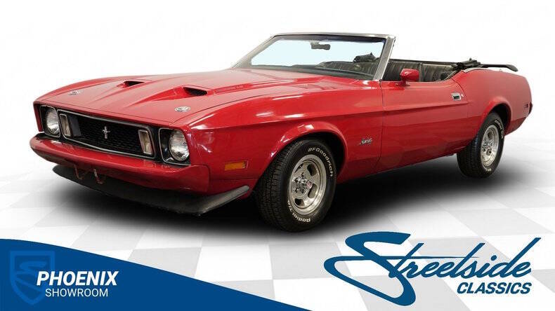Ford-Mustang-1973-Red-Black