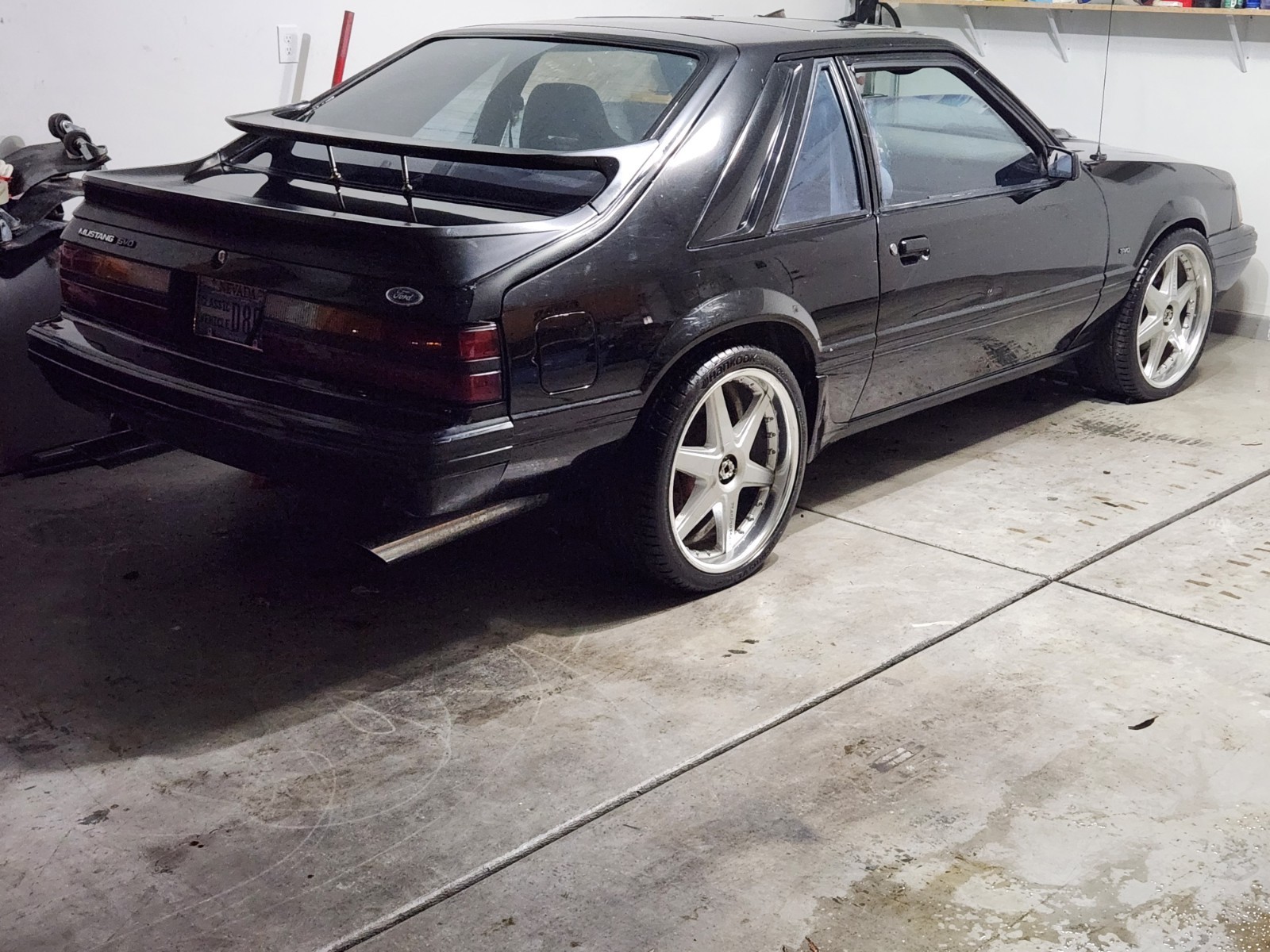 Ford-Mustang-1984-Hatchback-Gray