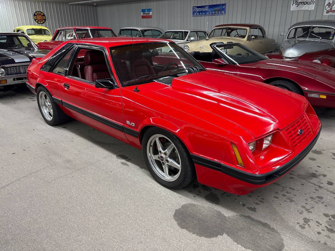 Ford-Mustang-1984-Red-Red