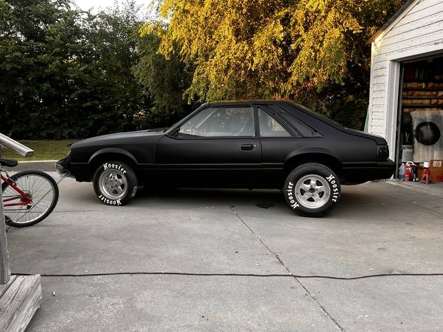 Ford-Mustang-1984-black