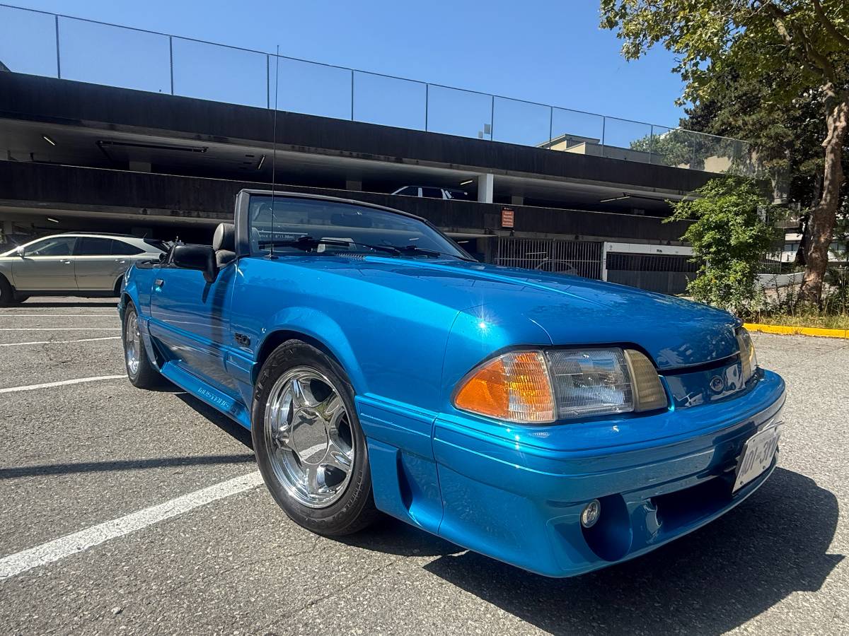 Ford-Mustang-1988-blue