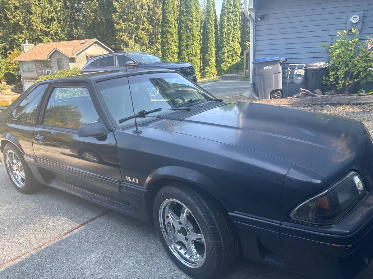 Ford-Mustang-1990-black