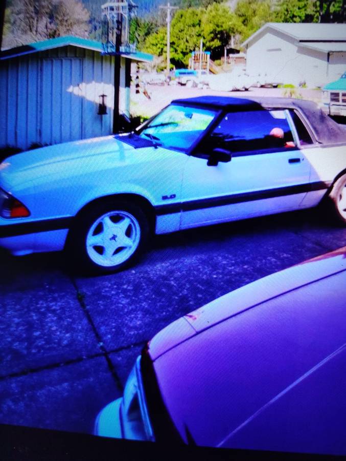 Ford-Mustang-5.0-1990-white
