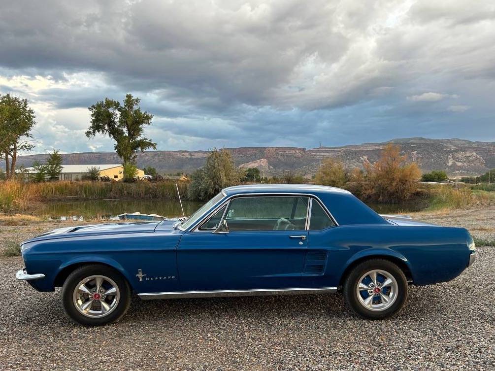 Ford-Mustang-coupe-2d-1967-blue