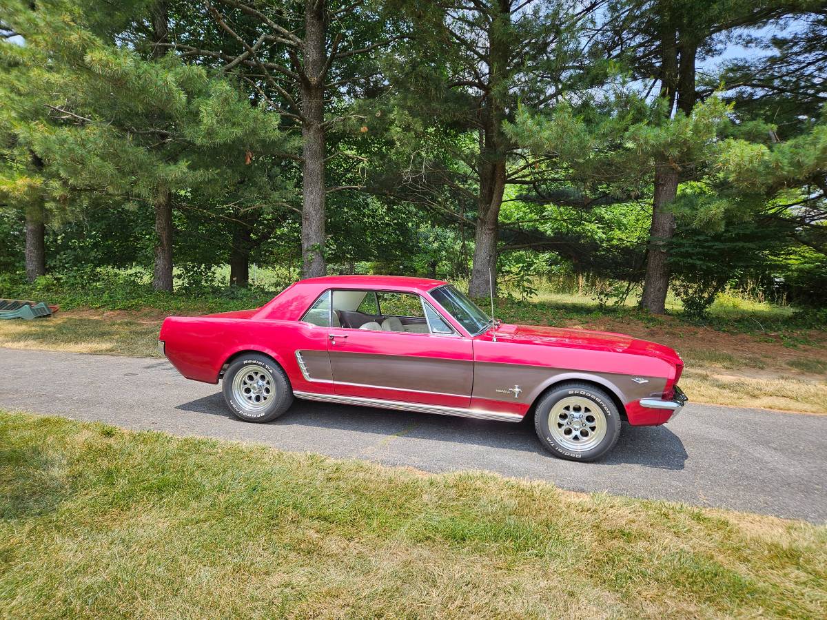 Ford-Mustang-coupe-v8-1965-Red