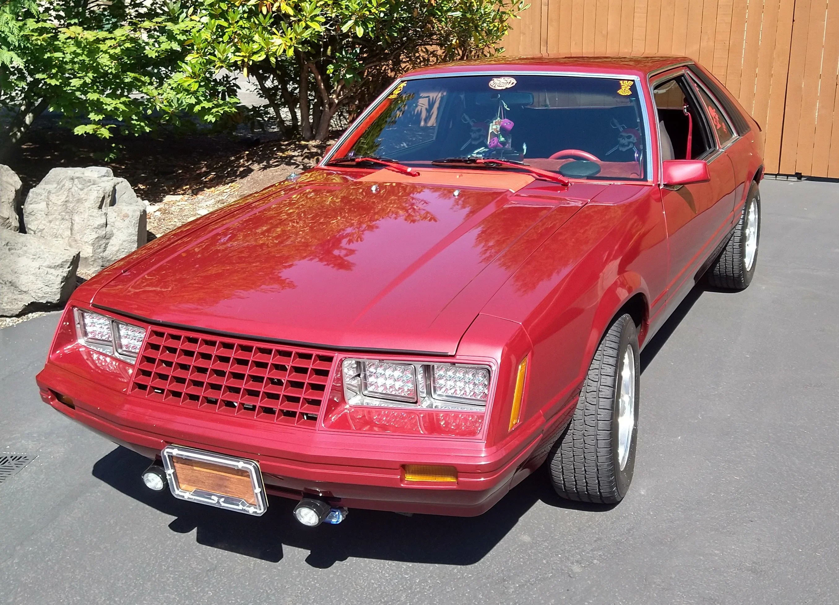 Ford-Mustang-ghia-hatchback-1979-Red-Red