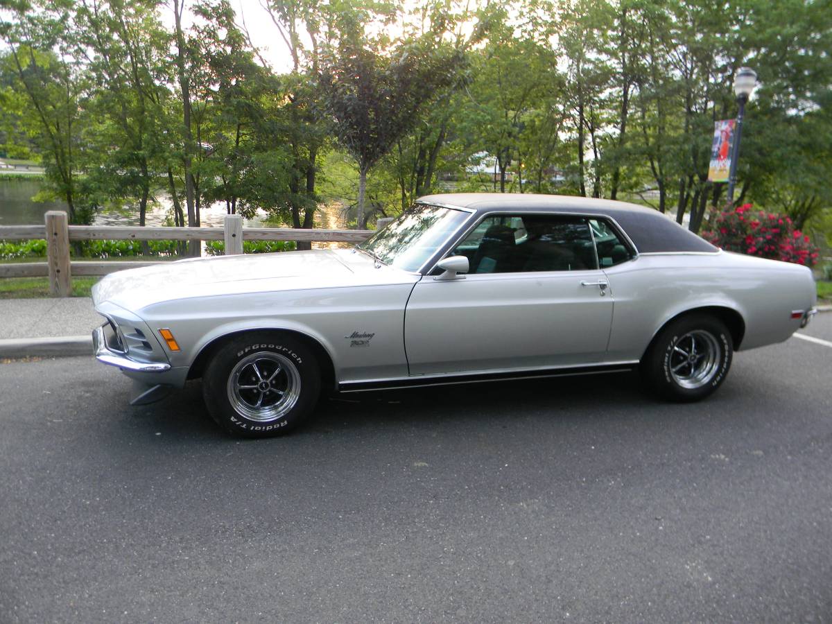 Ford-Mustang-grande-1970-grey