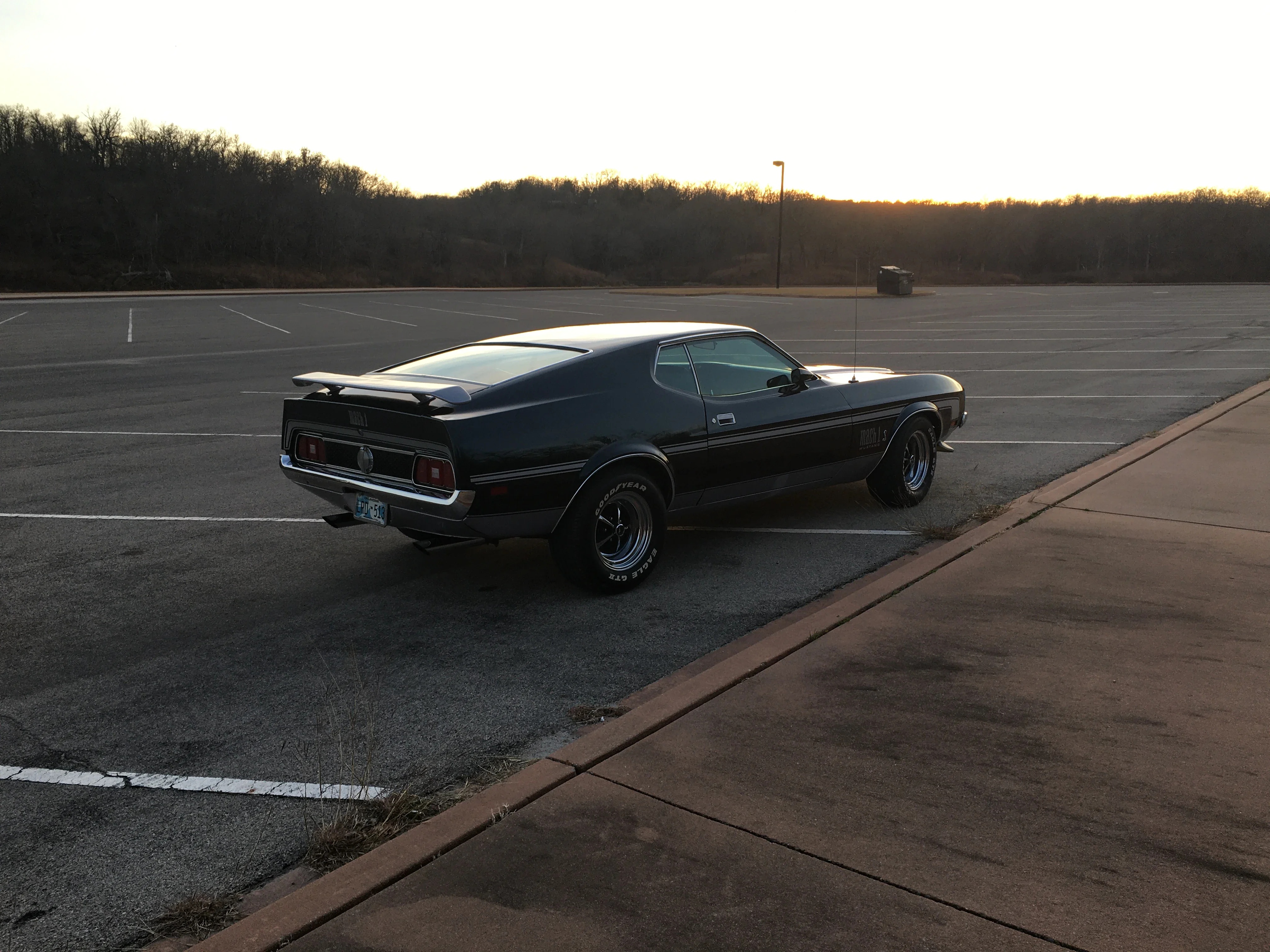 Ford-Mustang-mach-1-coupe-1972-Custom-Black