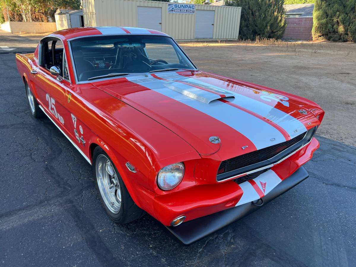Ford-Mustang-shelby-gt350r-tribute-1965-red