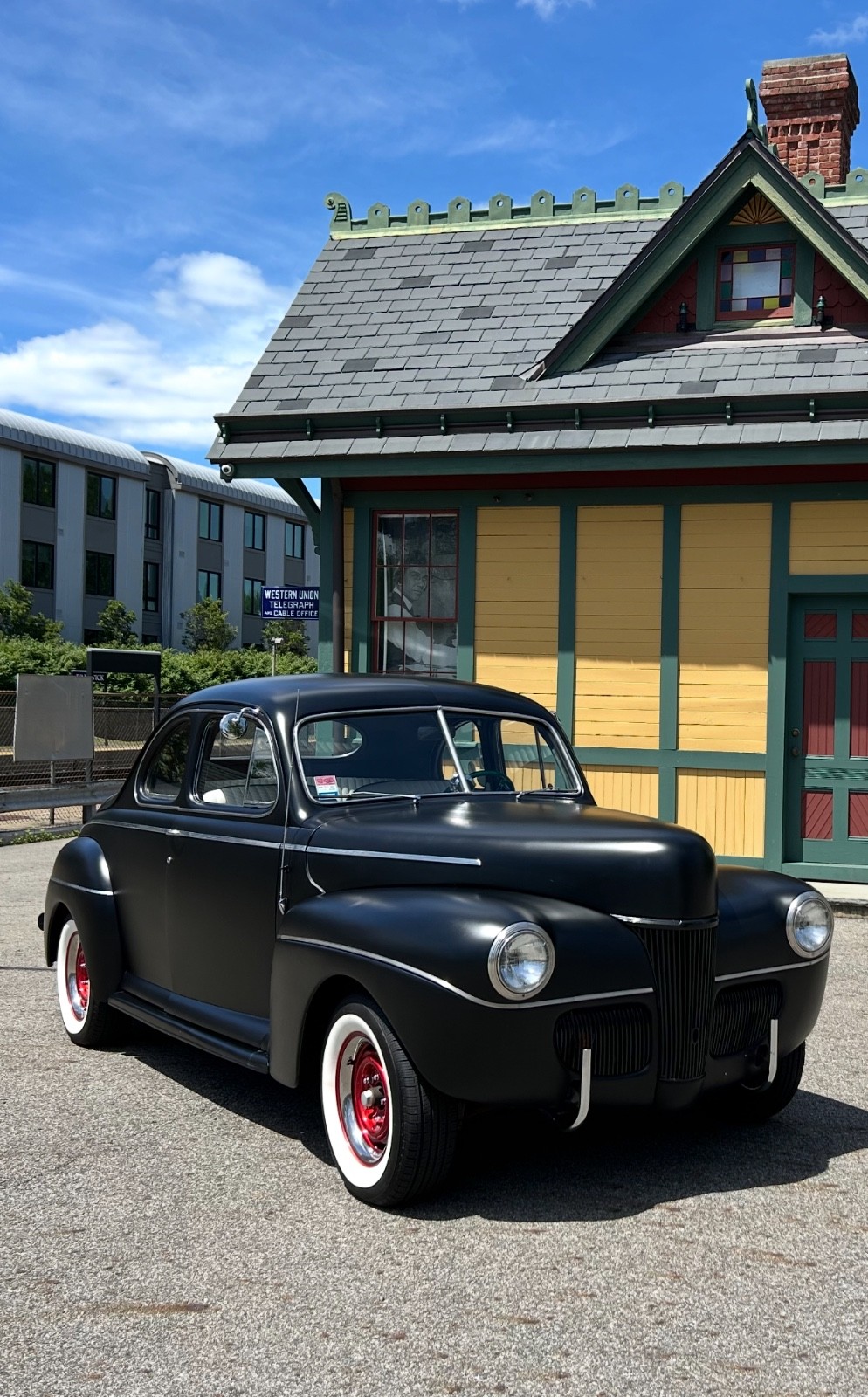 Ford-Other-1941-Coupe-white-black