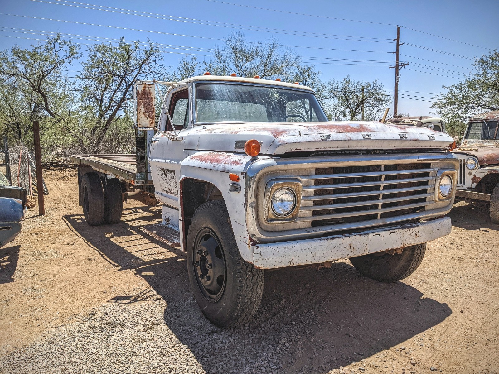 Ford-Other-Pickups-1970-Cab-Chassis-Black
