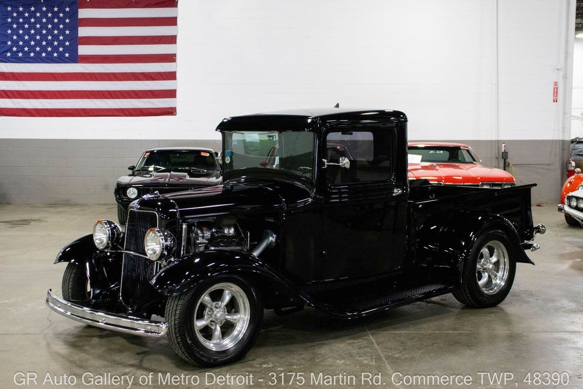Ford-Pickup-1934-Black-and-Tan