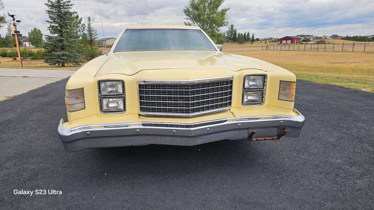 Ford-Ranchero-1977-yellow