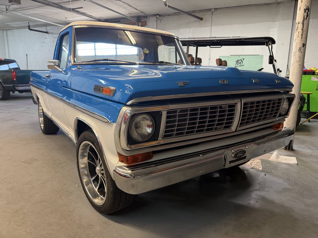 Ford-Ranger-1970-Blue-Black