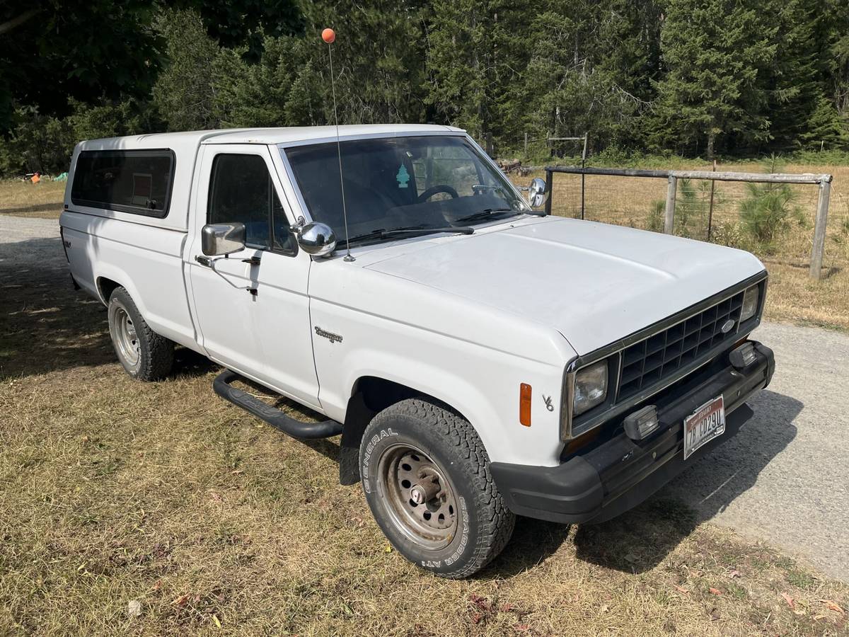 Ford-Ranger-1985-white