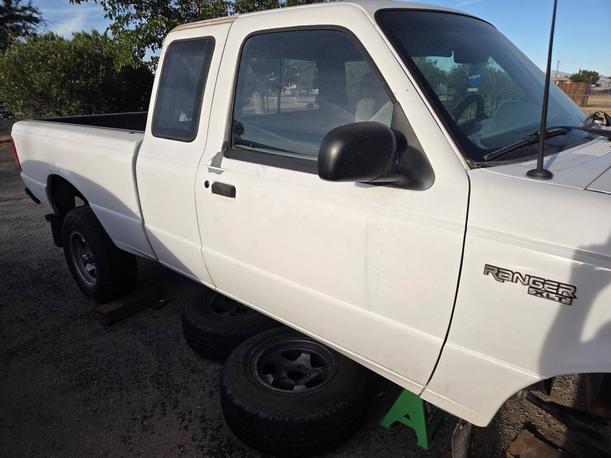 Ford-Ranger-1995-white